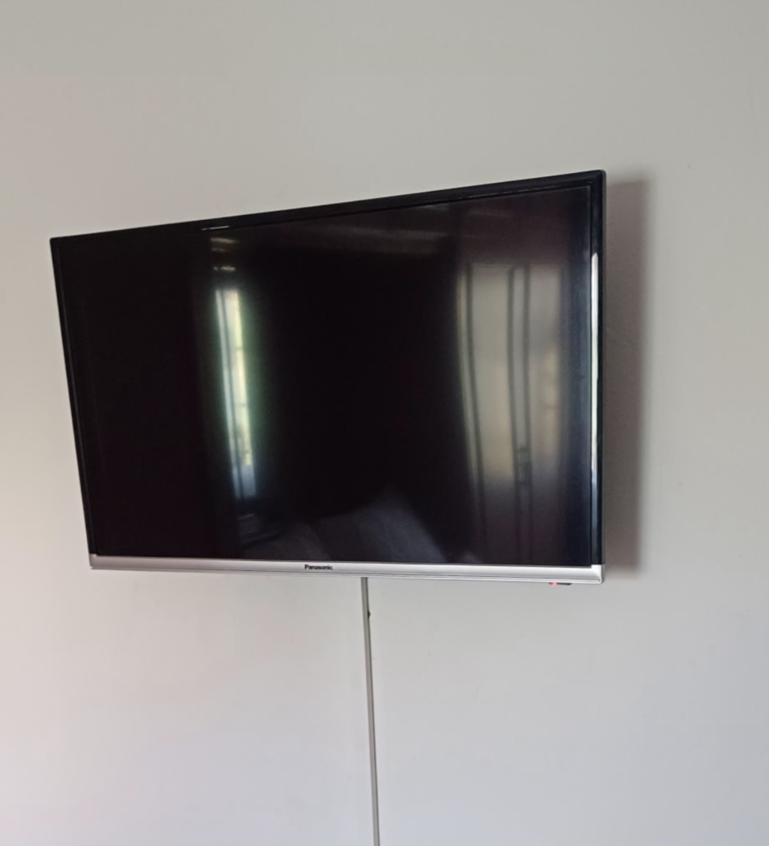Floating TV 6